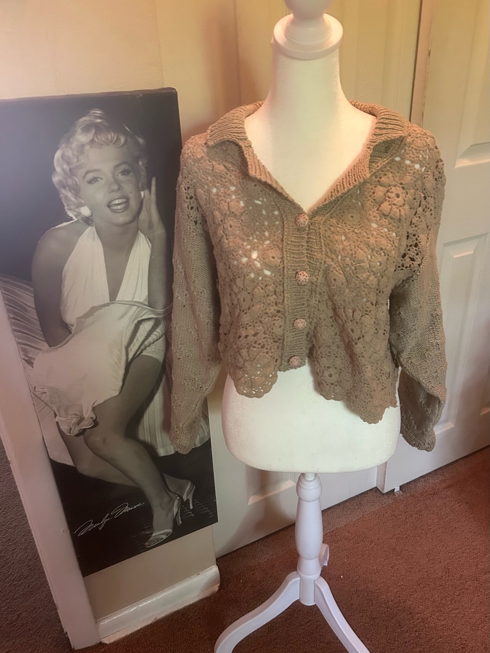Vintage Varon handloomed tan beige cropped cardigan sweater made of 100% cotton